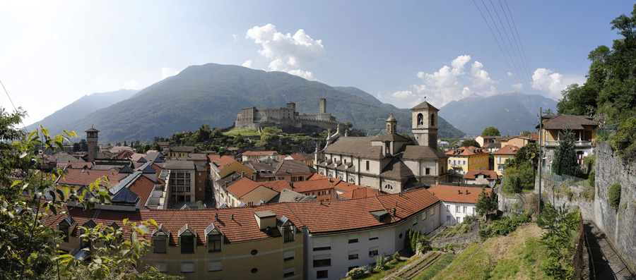 Hike Ticino - Castelli di Bellinzona - Copyright Ticino Turismo - Foto Remy Steinegger