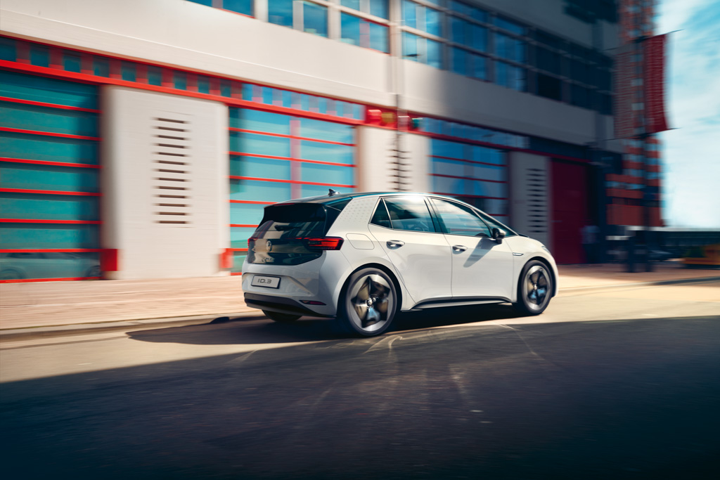 Impressive range of up to 420 km (WLTP tested)